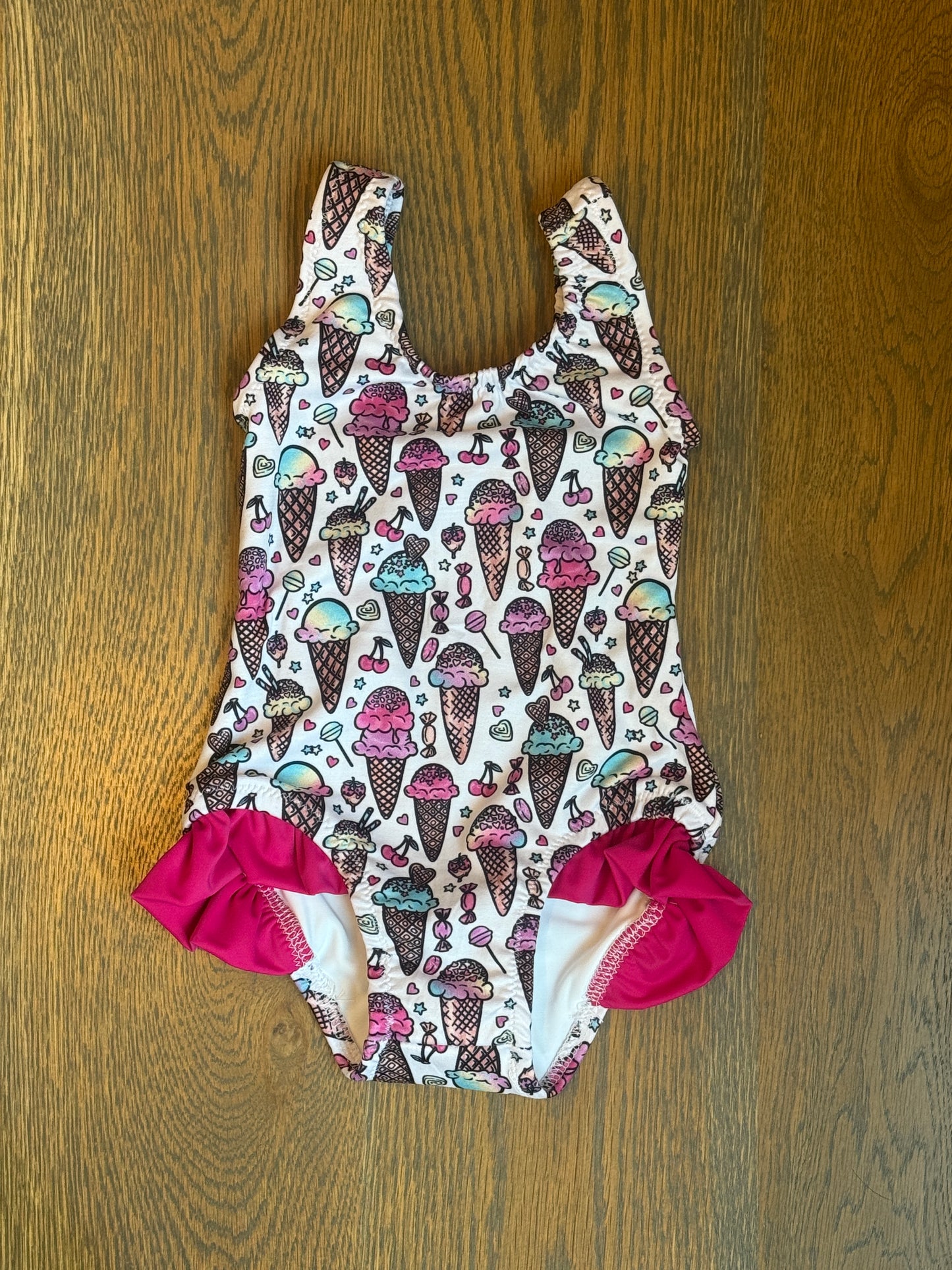 Aster Leo with leg ruffles