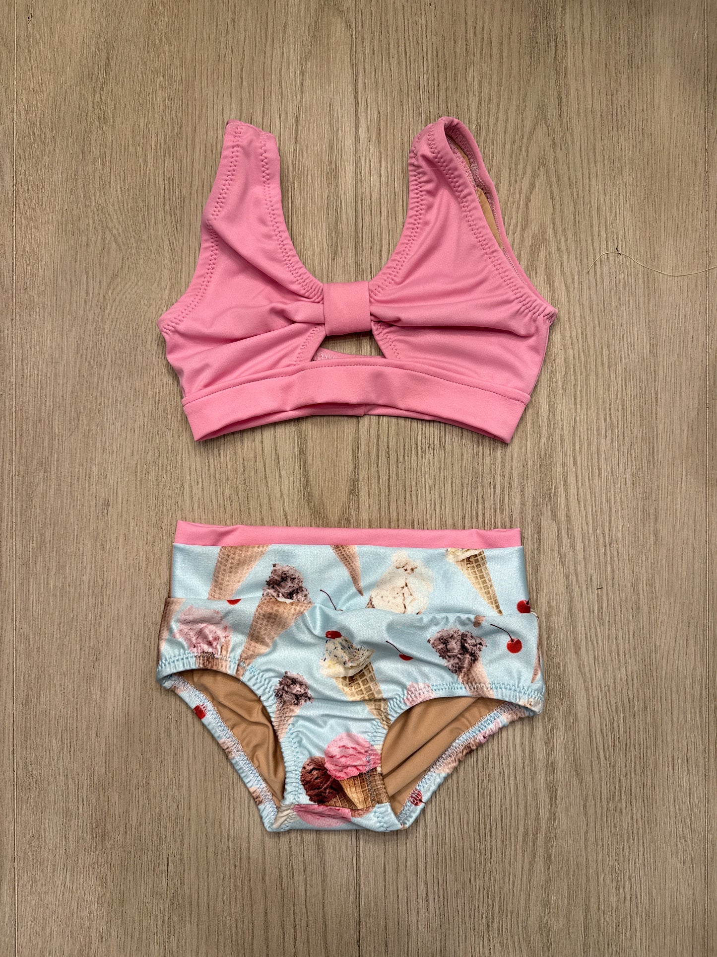 Sweet pea top with double band briefs